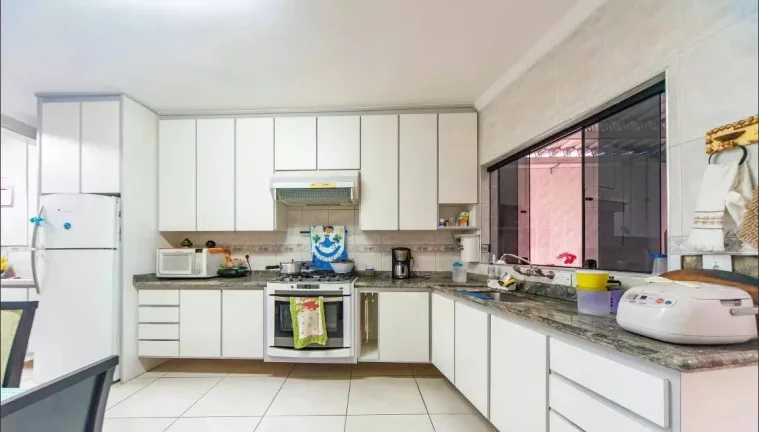 Imagem Sobrado com 3 dormitórios para alugar, 280 m² por R$ 3.350/mês - Vila Curuçá - Santo André/SP