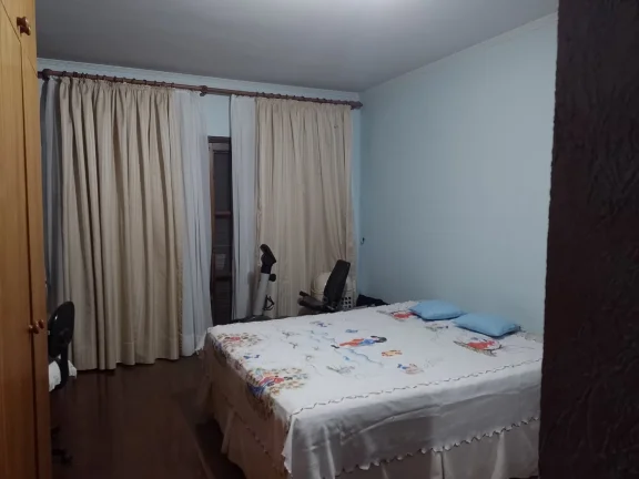 Imagem Casa Sobrado Mairiporã - 345M², 3 Dorms, 4 Vagas, Piscina, Churrasqueira, Varanda, Lareira, Banheiro.
