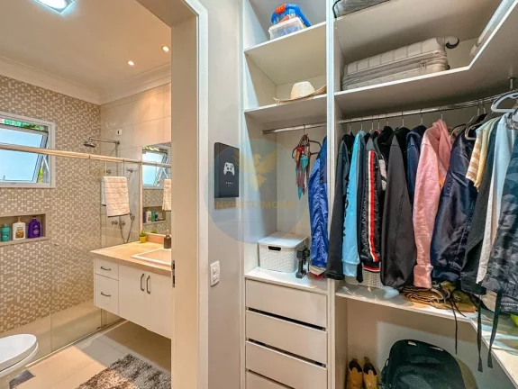 Imagem Casa em Condomínio a Venda no bairro Granja Viana - Cotia, SP