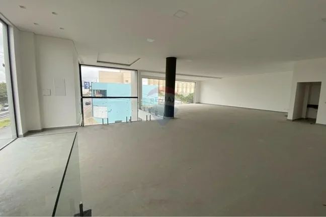 Imagem Prédio Comercial de Alto Padrão em Localização Estratégica