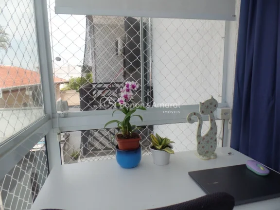 Imagem Ótima localização no bairro!
Casa muito agradável, com 3 quartos, sendo 1 suíte, com closet.
Sa...