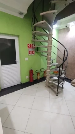 Imagem Oportunidade única: Sobrado à venda na Vila Medeiros, São Paulo-SP. 3 quartos, 1 suíte, 3 salas, 5 banheiros, 1 vaga, 125 m².