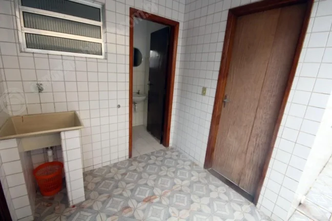 Imagem Casa para Venda em Itanhaém, Jardim Grandesp, 4 dormitórios, 1 suíte, 3 banheiros, 6 vagas