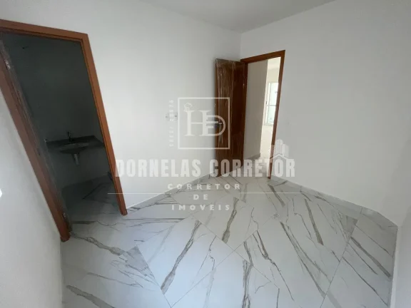 Imagem Casa com 2 Suítes na Rua do Shopping - Localização Privilegiada e Conforto Garantido!
