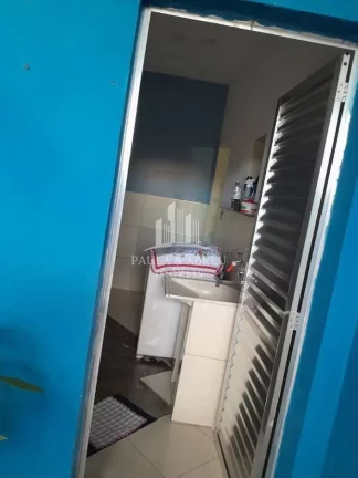Imagem Casa com 2 Dormitórios, 1 Banheiro, mais 2 Cômodos sem acabamento na Vila Magini, divisa com Jardim Zaíra, Mauá-SP