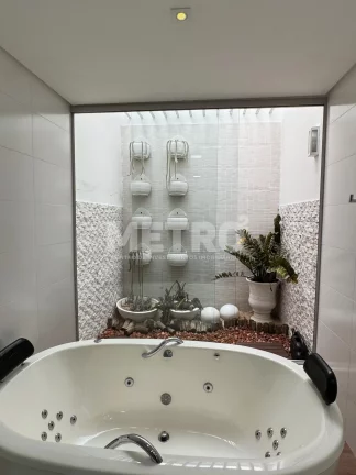 Imagem Casa à Venda no Portal das Águas, 3 quartos, banheira, piscina, Petrolina-PE
