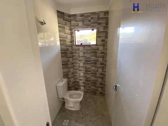 Imagem Sobrado com suíte e dois quarto no centro