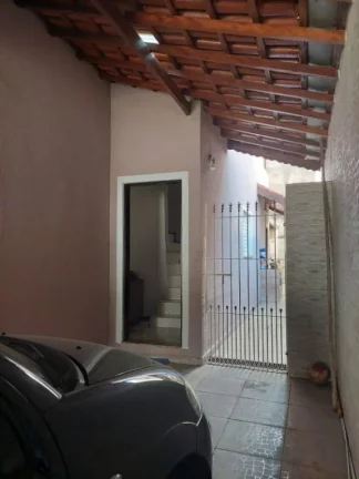 Imagem Sobrado com 3 dormitórios à venda, 161 m² por R$ 700.000,00 - Calmon Viana - Poá/SP