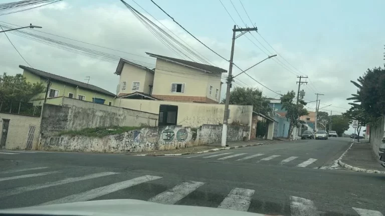 Imagem Terreno à venda, 208 m² por R$ 600.000,00 - Centro - Ferraz de Vasconcelos/SP