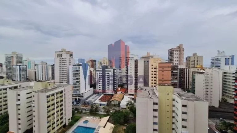 Imagem Maravilhoso imóvel com 3 quartos/suíte na região mais nobre da Praia da Costa. Em frente ao Shopping