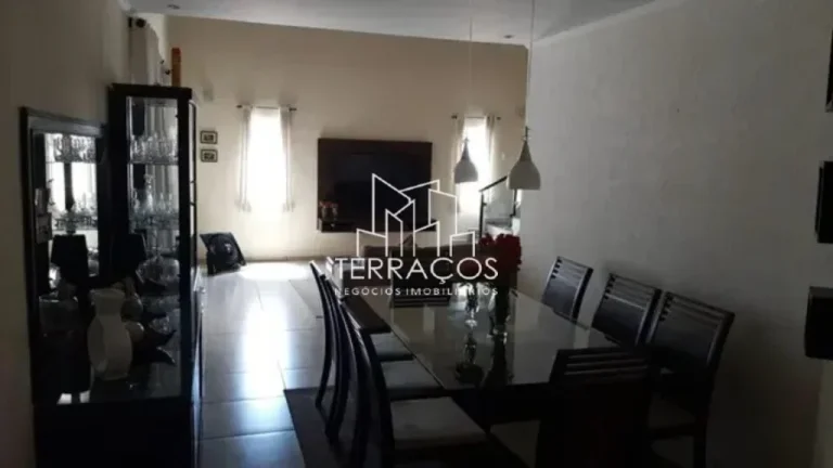 Imagem CASA AMPLA NA CIDADE DE ATIBAIA PORTEIRA FECHADA - BAIRRO CAMPOS DE ATIBAIA.