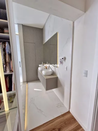 Imagem Casa Alto Padrão á venda no Condomínio Caledônia com 3 suítes, 4 vagas localizada em Camboriú.