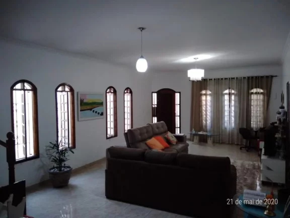 Imagem Sobrado com 4 dormitórios à venda, 254 m² por R$ 850.000,00 - Vila Figueira - Suzano/SP