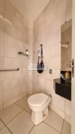 Imagem Casa com 6 Dormitórios no Bairro Fabrício - em Uberaba