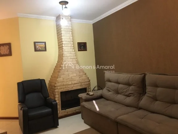 Imagem Casa em condomínio na cidade de Valinhos a 5 minutos do centro, com fácil acesso as rodovias da re...