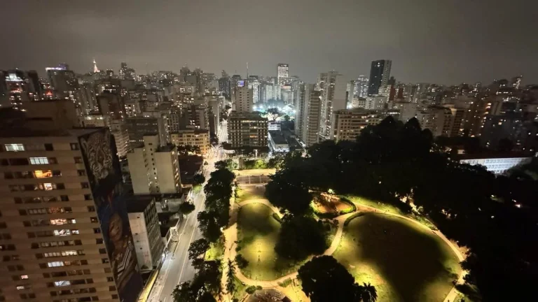 Imagem Apartamento 76M², 2Q, 1 Suíte, 2 Banheiros, 1 Vaga, 1 Depósito, Academia, Piscina Adulto, Infantil e Coberta, Sauna, Churrasqueira, Salão de Festas.