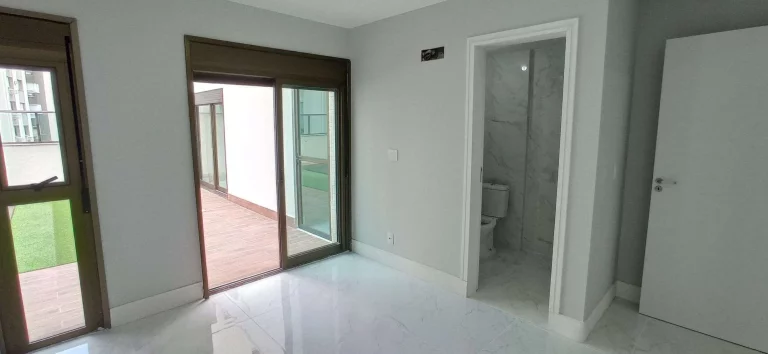 Imagem Apartamento à venda, 3 dormitórios (2 suítes), jacuzzi terraço com vista mar, 2 vagas, 170m2 privativos e 219m2 total. Agronômica, Florianópolis, SC