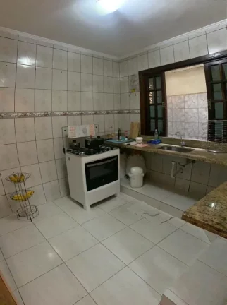 Imagem Sobrado com 4 dormitórios à venda, 213 m² por R$ 550.000,00 - Vila Perracini - Poá/SP