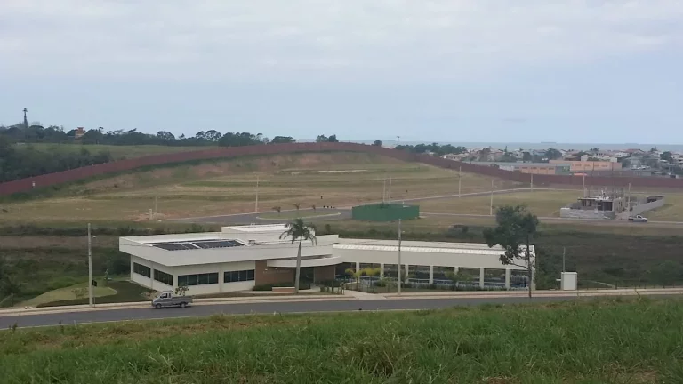 Imagem EXCELENTE TERRENO EM CONDOMINIO FECHADO COM ÁREA DE LAZER COMPLETA