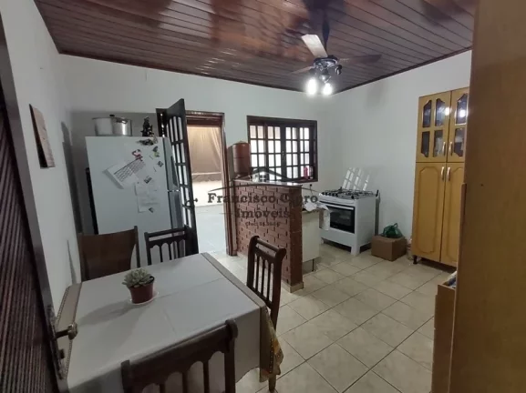 Imagem Casa à venda no bairro Vila dos Comerciarios - Guaratinguetá/SP