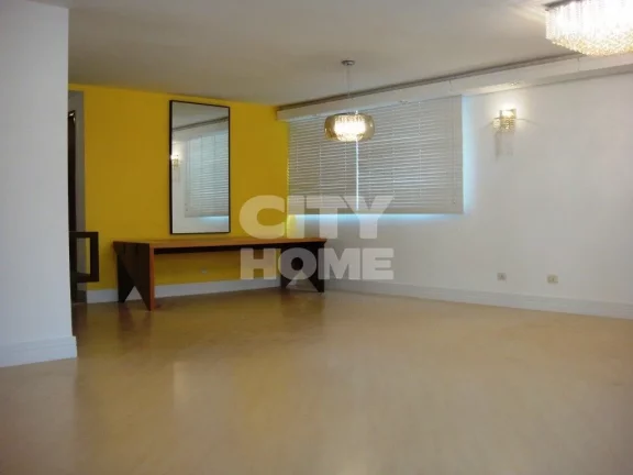Imagem Apartamento reformado super espaçoso com 240m², 04 dormitórios ( 2 suítes ) e 2 vagas na garagem...