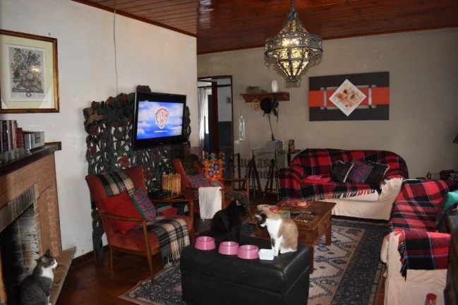 Imagem Casa com 4 dormitórios à venda, 222 m² por R$ 960.000 - Vila Abernéssia - Campos do Jordão/SP