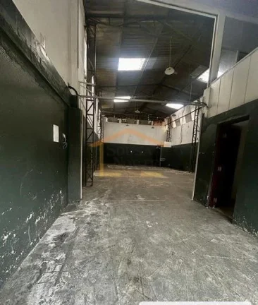 Imagem GalpÃ£o comercial reformado, 216mÂ² de Ã¡rea Ãºtil, com mezanino superior para escritÃ³rio, instalaÃ...