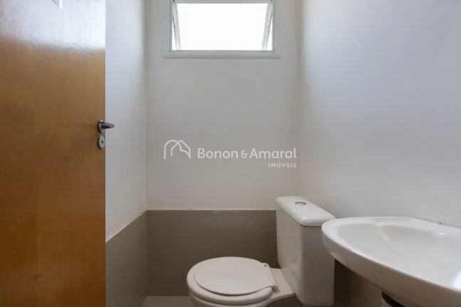 Imagem Apresentamos um galpão comercial com infraestrutura completa, ideal para empresas que buscam um esp...