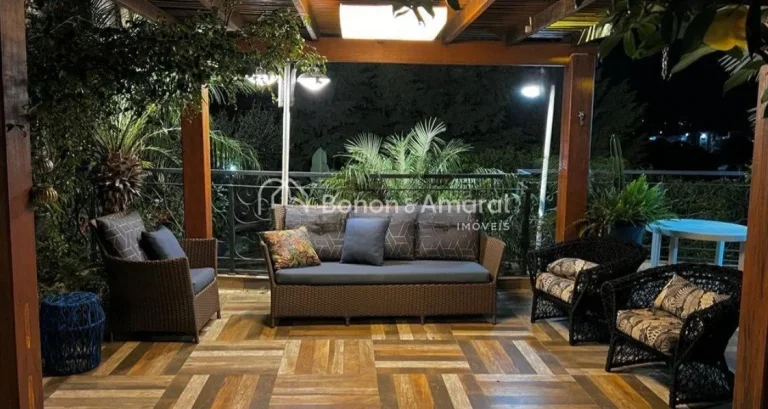 Imagem **Linda casa à venda em condomínio fechado com fácil acesso a Campinas**

Com mais de 600m² de t...