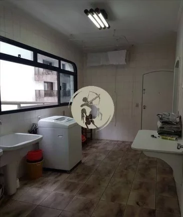 Imagem OPORTUNIDADE!!! APARTAMENTO GRANDE COM 4 SUITES, DEP. EMPREGADA REVERSIVEL, LAVABO, 3 VAGAS DE GARAG...