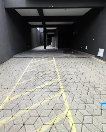 Imagem Prédio Comercial de 150m² com 3 Pavimentos, Elevador e Fachada Envidraçada - Projeto Aprovado para Salas Comerciais.