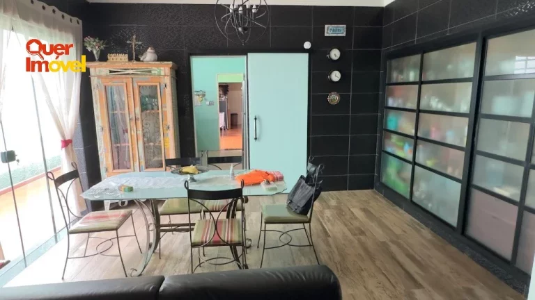Imagem Casa à Venda em Ribeirão Preto-SP, Jardim Sumaré: 4 Quartos, 2 Suítes, 2 Salas, 4 Banheiros, 4 Vagas, 290m². Encontre seu novo lar!
