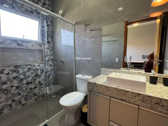 Imagem Casa com 4 suítes em condomínio em Porangaba - SP