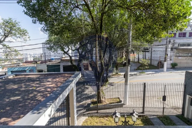 Imagem Casa à venda em São Paulo-SP, Alto de Pinheiros: 3 quartos, 1 suíte, 2 salas, 4 banheiros, 2 vagas, 162m². Confira!