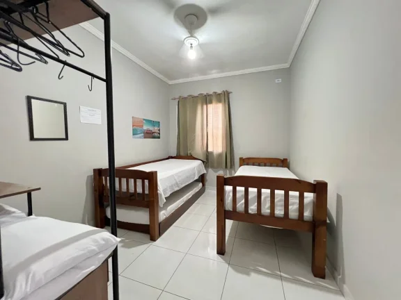Imagem Casa para Venda em Praia Grande, Caiçara, 3 dormitórios, 1 suíte, 1 banheiro, 2 vagas