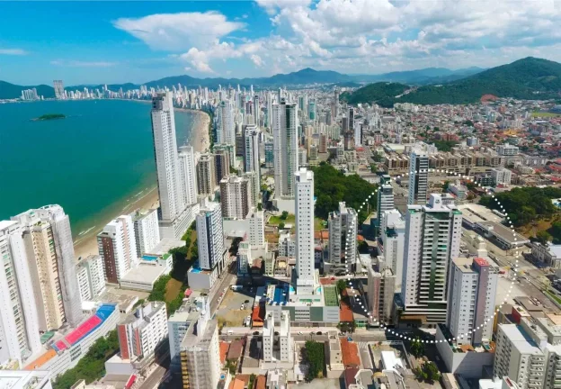 Imagem Apartamento sem mobilia com 3 dormitórios sendo 3 suítes e 3 vagas de garagem em Balneário Camboriú