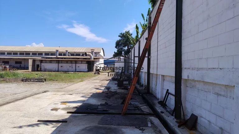 Imagem Pavilhão/Galpão à venda no bairro Chácaras Santa Maria I - Guaratinguetá/SP