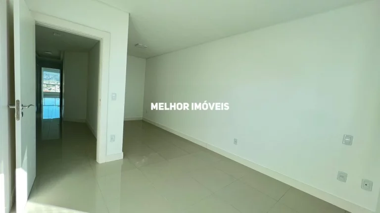 Imagem Apartamento Semi Mobiliado com 04 dormitórios, localizado na Barra Sul de Balneário Camboriú.