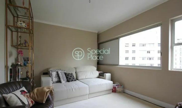Imagem Amplo apartamento Ã  venda com 3 quartos, sendo 1 suÃ­te, e 3 banheiros no total. Este apartamento Ã...