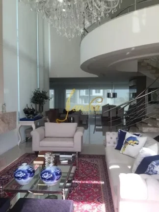 Imagem Casa condomínio com 05 suites e piscina aquecida