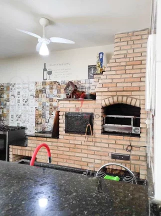 Imagem Sobrado reformadocom 3 Quartos,2 Vagas e quiosque com Churrasqueira.Bairro Jardim da Saúde