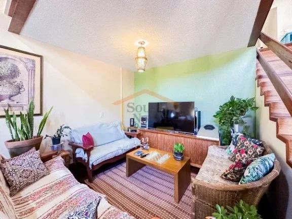 Imagem Casa com 330m² de área construída e terreno de 1.050m². Possui 4 dormitórios, sendo 2 suítes, ...