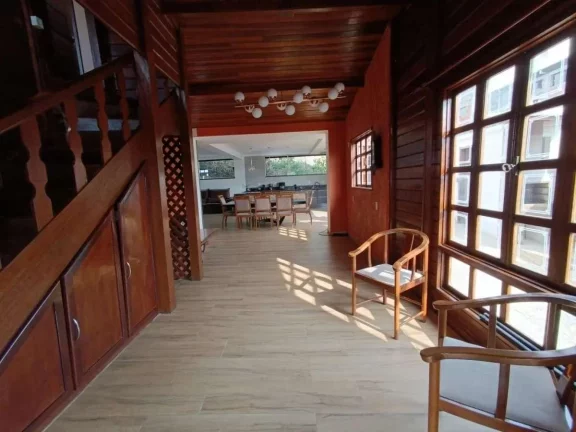 Imagem Casa de Alto Padrão com 2 Suítes, Closet e Cozinha Gourmet