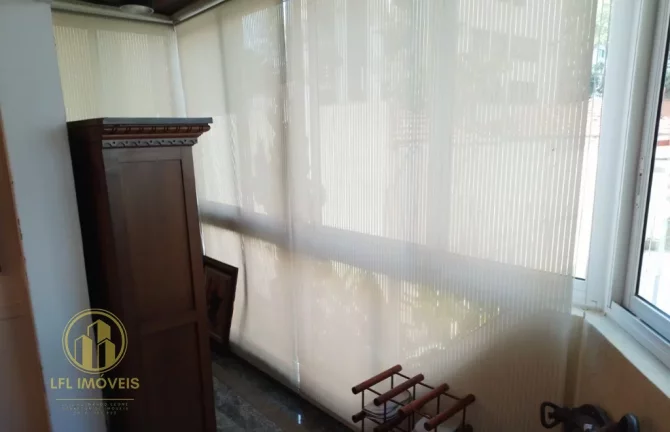 Imagem Espaçoso Apartamento de 3 Quartos em Indianópolis.