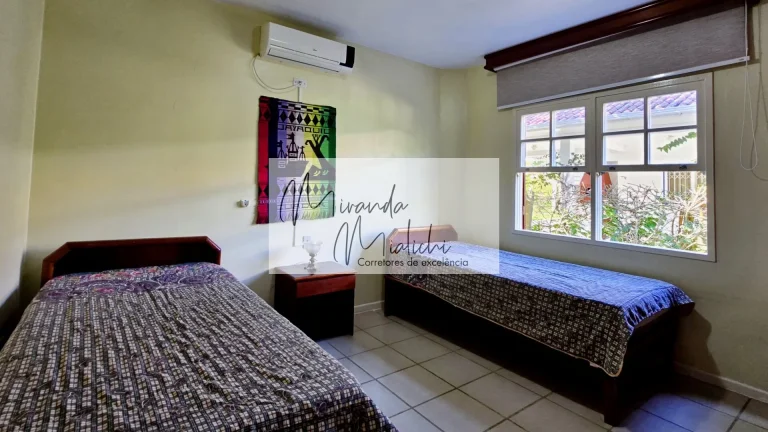 Imagem Casa no condomínio Antares Club Residence para venda com 4 quartos, sendo 2 suítes, 203m²
