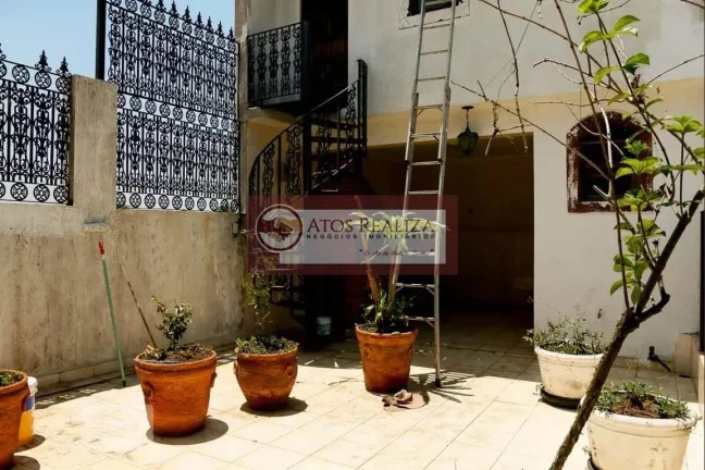 Imagem Atenção: Chegou a sua Oportunidade de comprar um Sobrado no Socorro com Desing EUROPEU. Vendo lindo sobrado no bairro do Socorro, imóvel com um Stilo totalmente diferente dos outros que você visitou, esse imóvel conta com 4 Dormitórios, sendo 1 Suíte, Arm