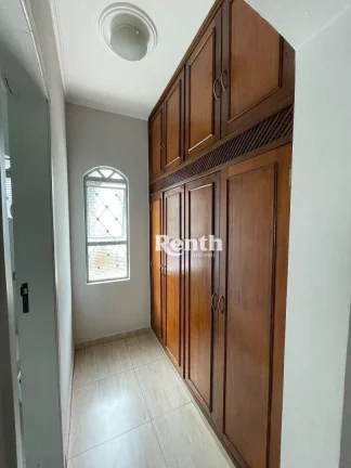 Imagem Casa com 3 dormitórios (2 suítes), por R$ 850.000 - Santana - Rio Claro/SP