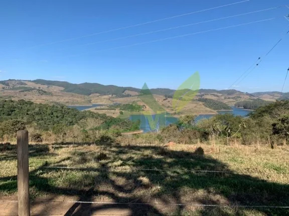 Imagem Sítio à Venda em Piracaia com Vista Deslumbrante para a Represa