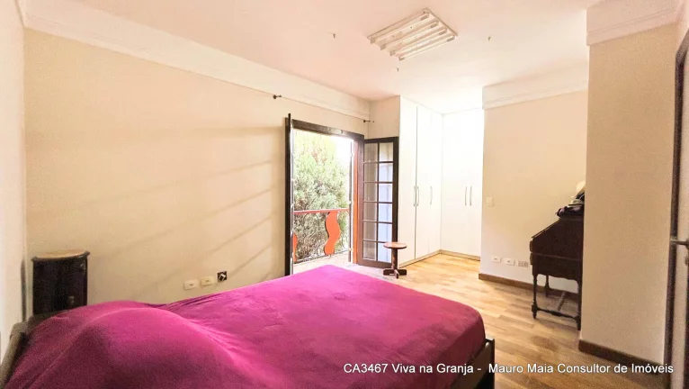 Imagem Casa Alto Padrão em São Paulo II, Cotia/SP espaçosa e recém reformada