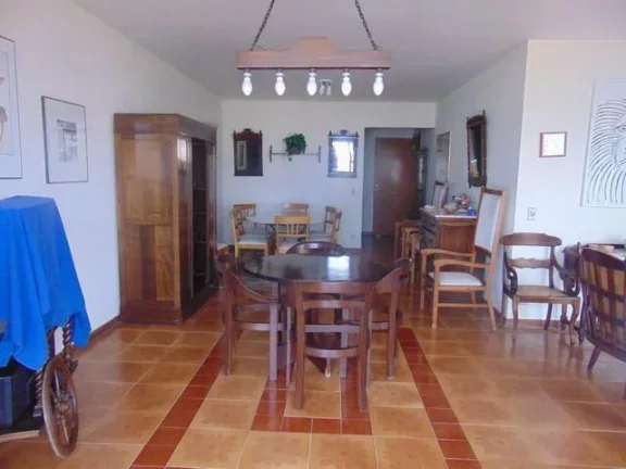 Imagem Pitangueiras Amplo Apto 142 M² Úteis,Opção a 50 Metros da Praia de Pitangueiras ou Enseada,Lazer Total,Garagem,Vista Espetacular